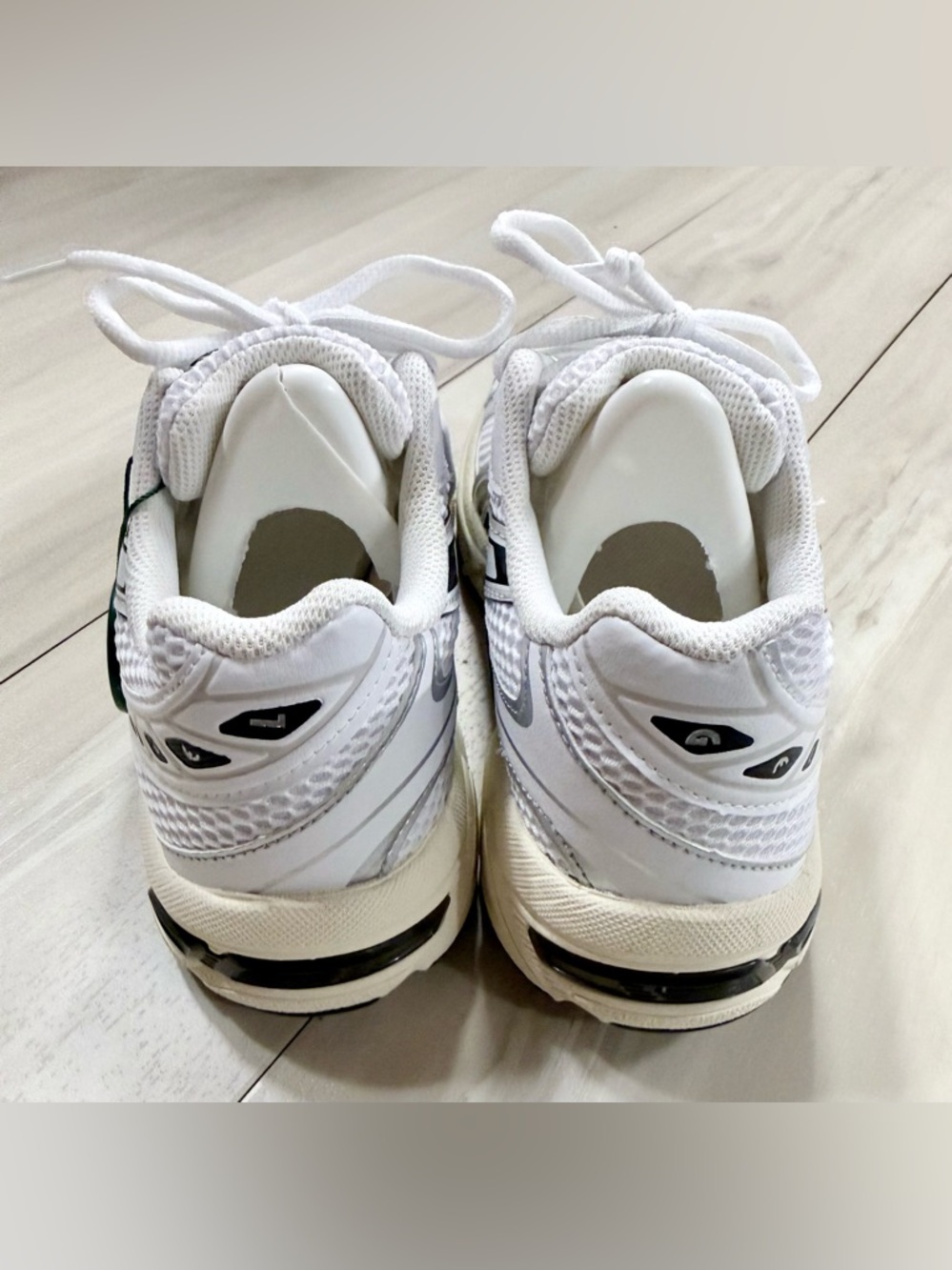 ASICS Gel-1130 Sneakers women’s 7-7.5, men’s 5.5. White/cloud grey. - Picture 4 of 6